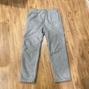 Straight leg Nike sweatpants - Extra large - brand new